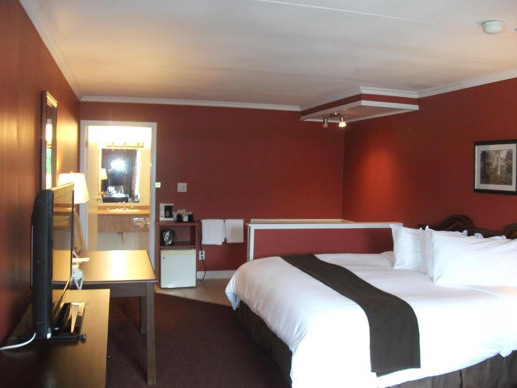 Rodeway Inn King William Huntsville Kültér fotó